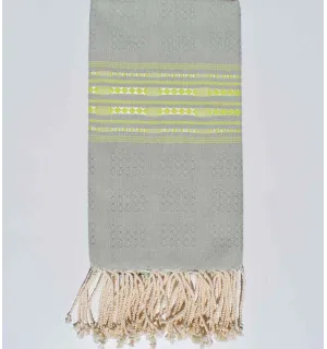 Fouta thalasso vert céladon pale avec motifs chartreuse  - 1