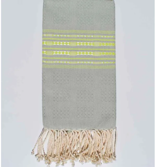 Fouta thalasso vert céladon pale avec motifs chartreuse - 1