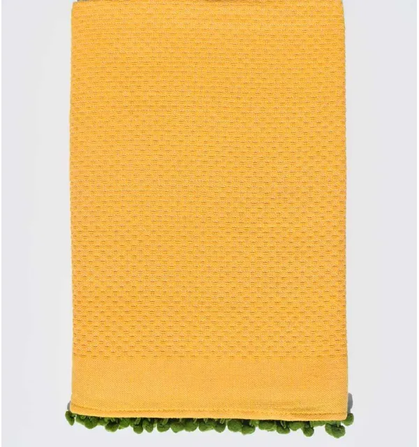 Fouta jaune avec pompons - 1