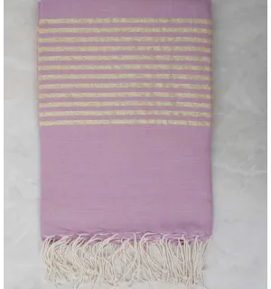 Jeté rose au fil lurex doré 