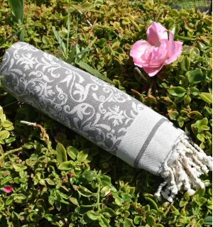 Fouta Versailles taupe - Fouta plage motif floral, serviette de plage, jeté fauteuil 2
