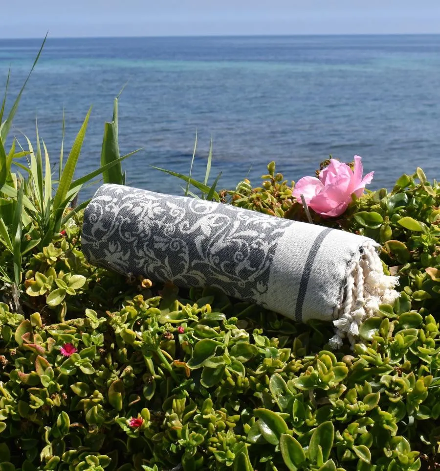 Fouta Versailles gris - Fouta plage motif floral, serviette plage, fouta jacquard élégante