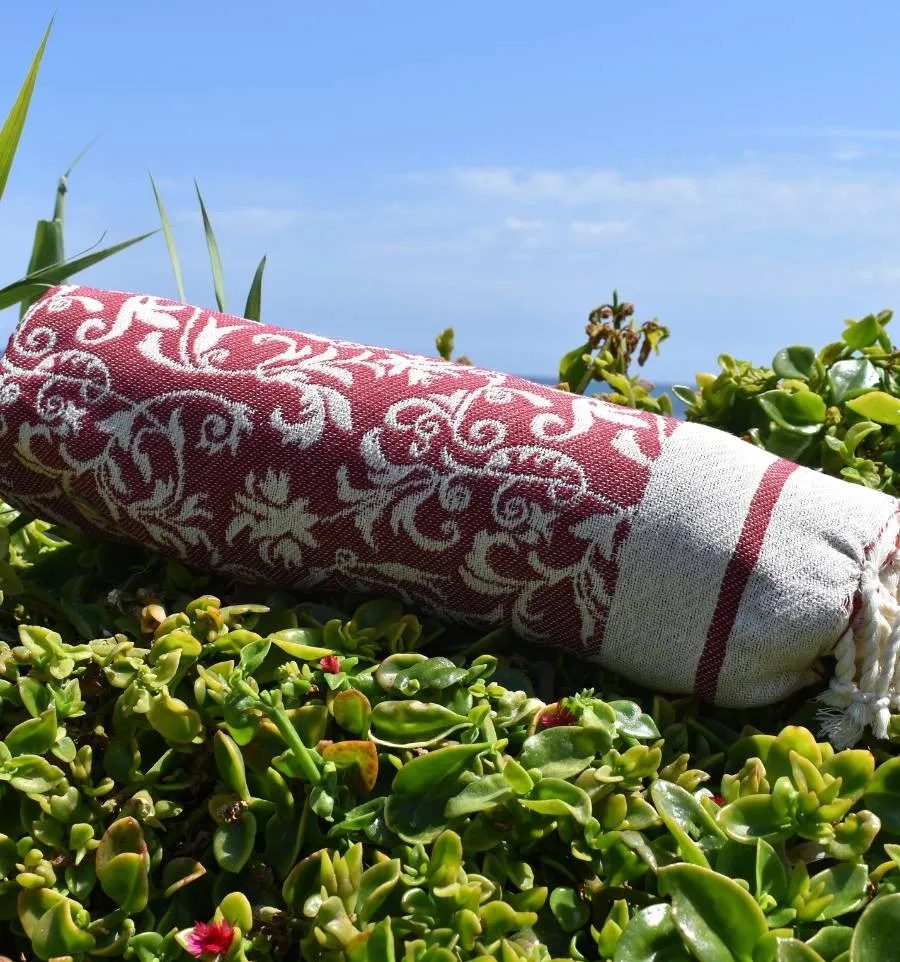 Fouta Versailles rouge bordeaux - Fouta plage motif floral, serviette plage bordeaux, fouta jacquard