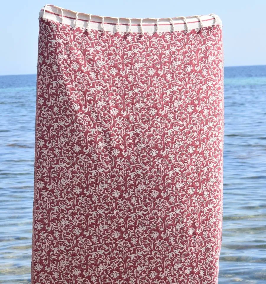 Fouta Versailles rouge bordeaux - Fouta plage motif floral, serviette plage bordeaux, fouta jacquard