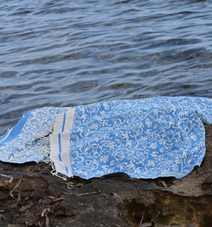 Fouta Versailles bleu azur - Fouta fleurie en coton, serviette de plage, serviette absorbante