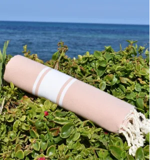Fouta plate vieux rose clair - Serviette de plage absorbante et en coton 2