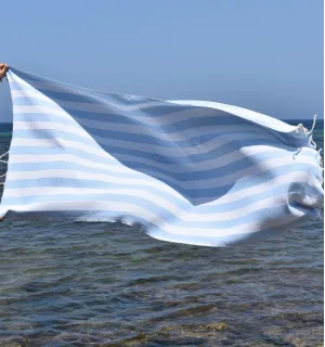 Fouta Alaska bleu pastel - erviette Jacquard 100x200 cm en Coton Recyclé - Serviette de plage - Fouta à rayures - Serviette 2