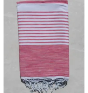 Jeté couleur rose avec rayures
