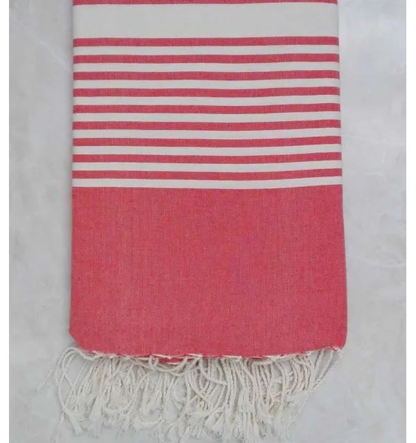Jeté rouge clair avec rayures 