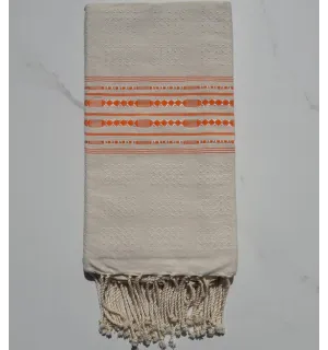 Fouta thalasso beige avec des motifs orange