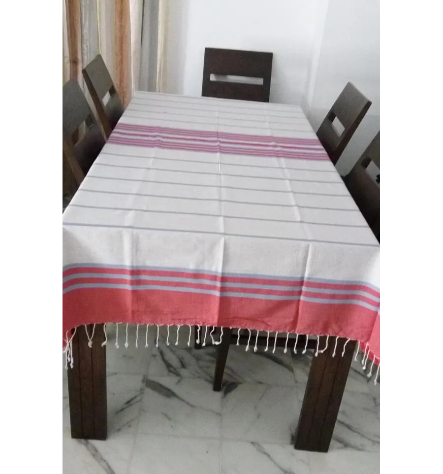 Jeté rouge, gris clair et bleu 