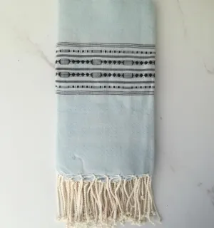 Fouta thalasso bleu avec motifs bleu noir