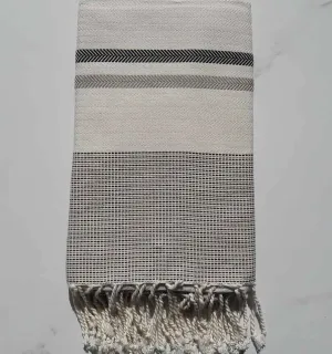 Fouta Chevron blanc crème, taupe et vert foncé 