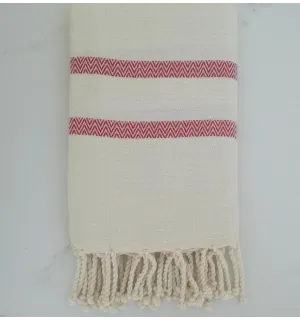 Fouta Chevron couleur blanc crème et rouge 