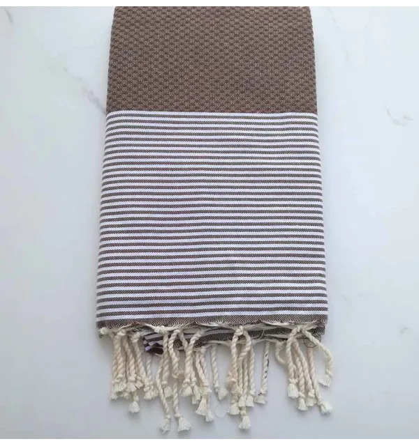 Marron taupe rayée blanc 