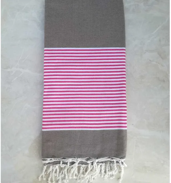 Jeté beigeasse avec rayures rose 