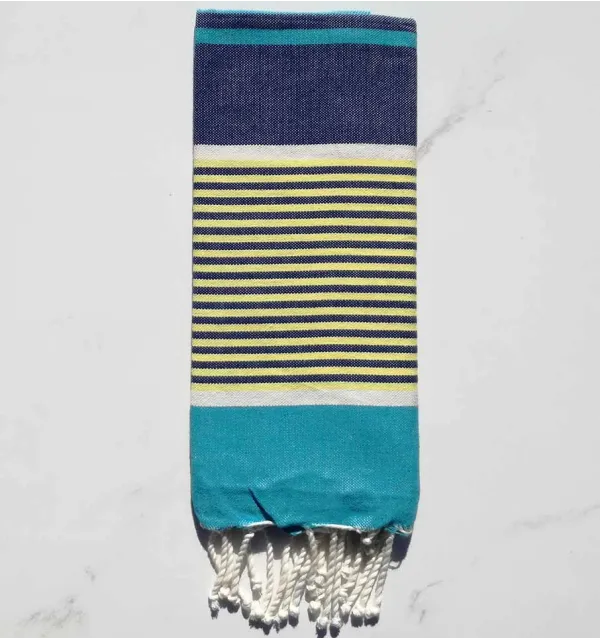 Enfant bleu azur, bleu foncé, jaune et blanc 