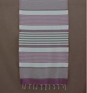 Enfant mauve, bordeaux, taupe et blanc 2