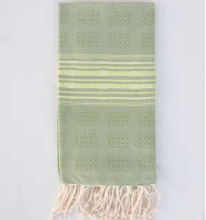 Fouta thalasso vert avec motifs vert fluo clair