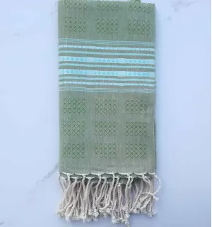 Fouta thalasso vert avec motifs turquoise 