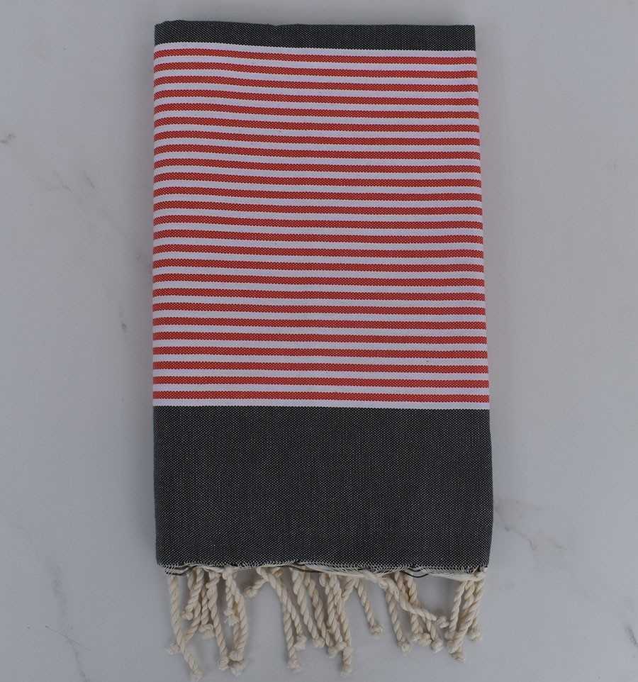 Fouta plate gris foncé rayée rouge anglais et blanc