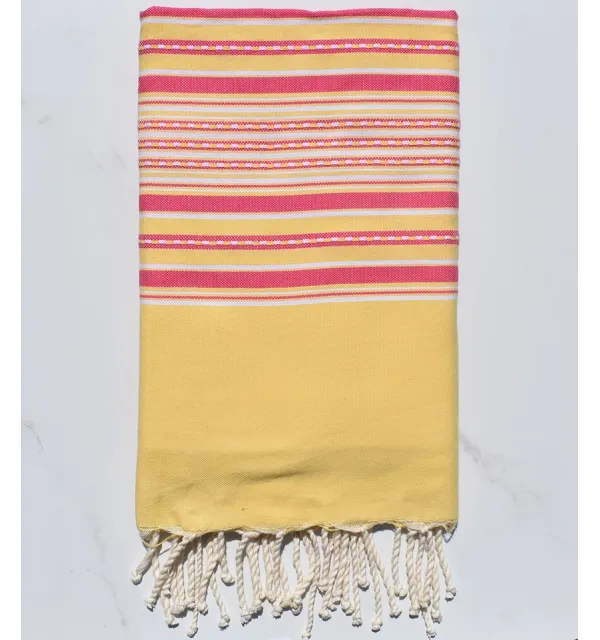 Fouta arabesque jaune avec rayures rose 