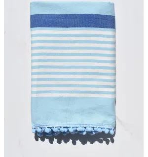 Fouta blanc cassé, bleu et azurin avec pompons 