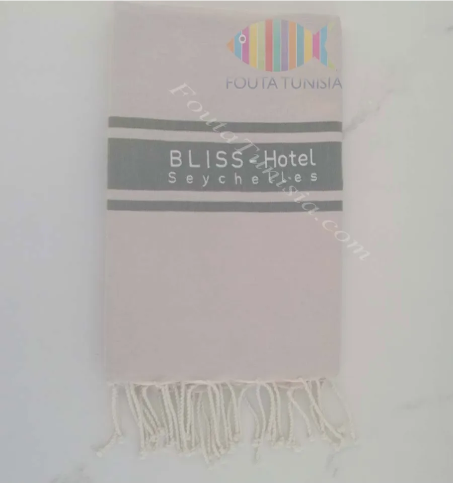 Fouta broderie hôtel seychelles 