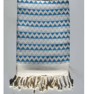 Fouta zigzag écru, bleu azur bleu maya 