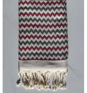 Fouta zigzag crème, gris et pourpre 