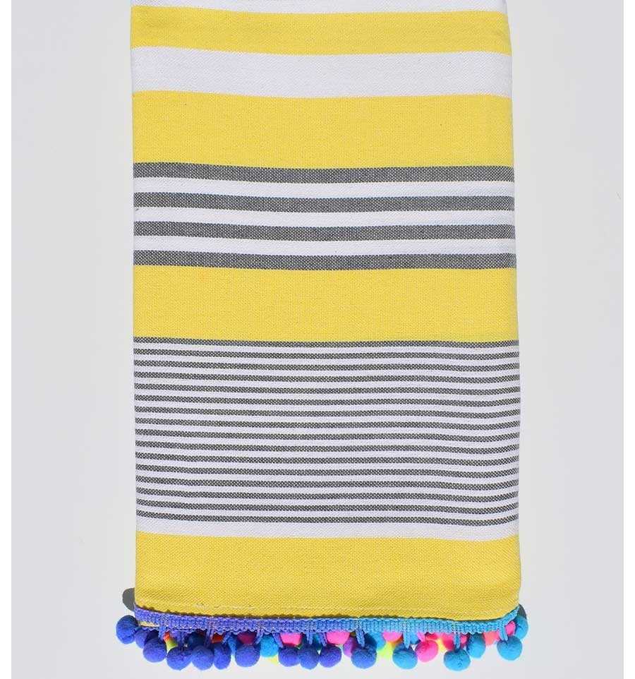 Serviette de plage jaune rayée blanc et gris