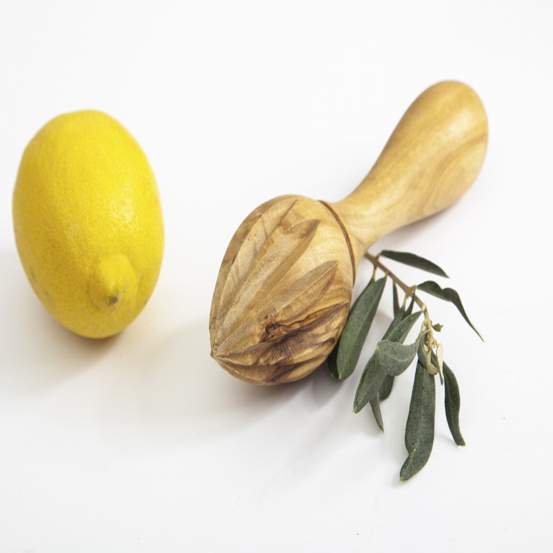 Presse agrume en bois d'olivier  - 1