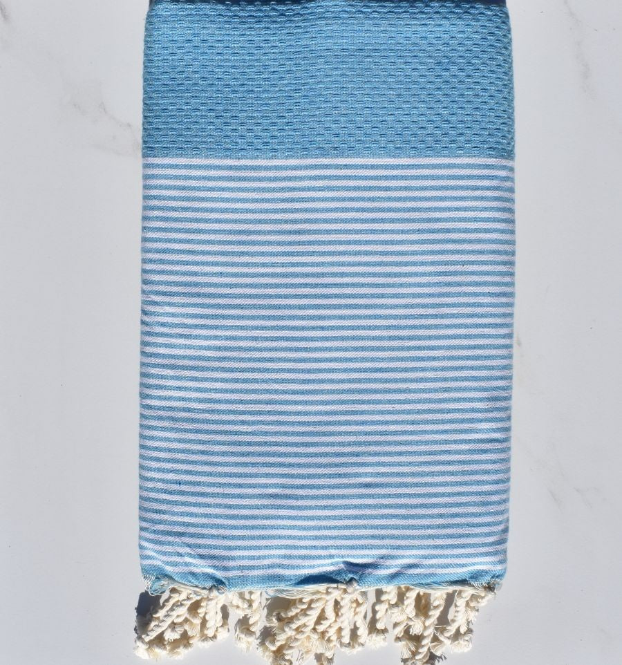 Grande fouta nid d'abeille bleu azur clair