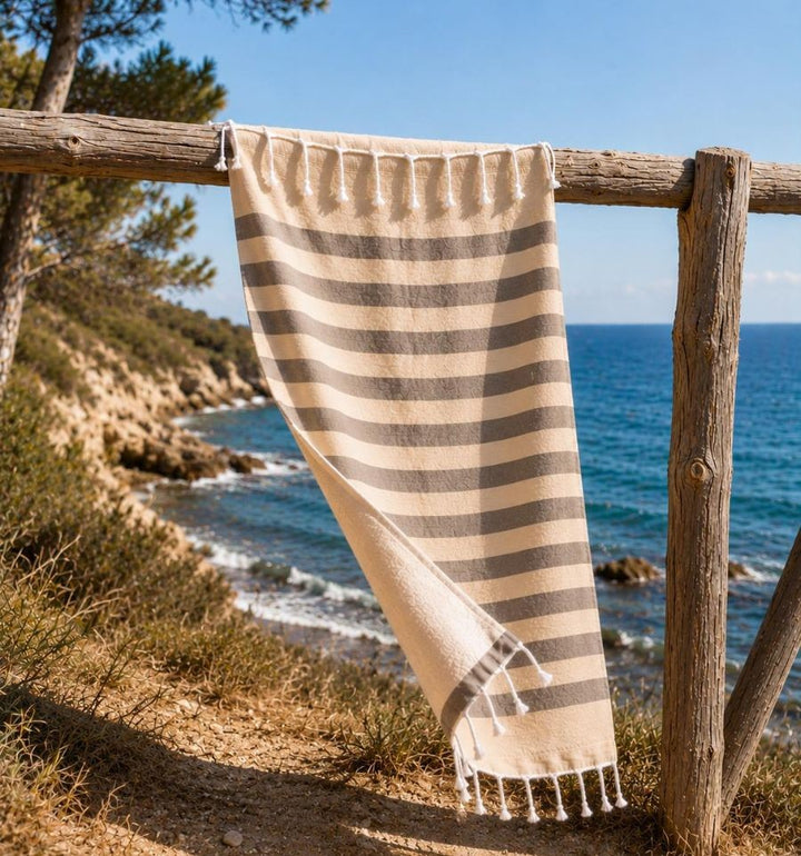 Fouta rayée beige et taupe doublée éponge