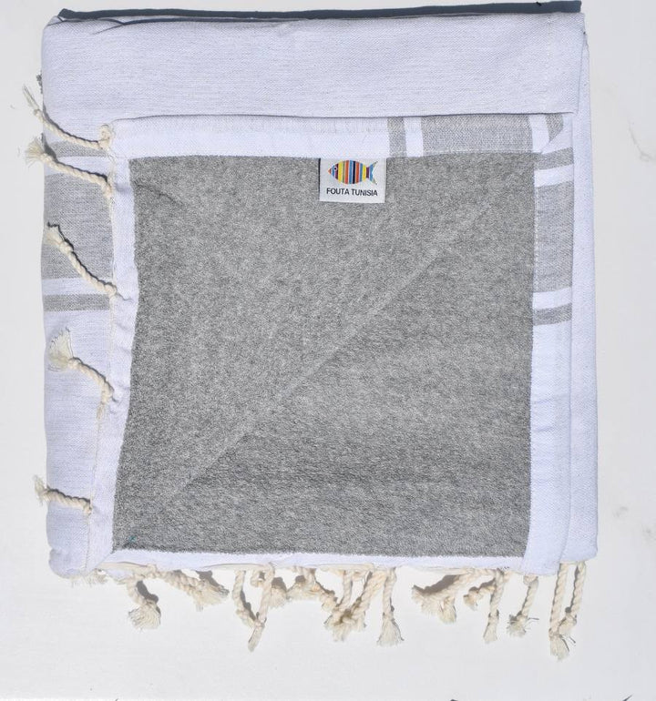 Fouta blanche à bandes gris clair doublée éponge gris