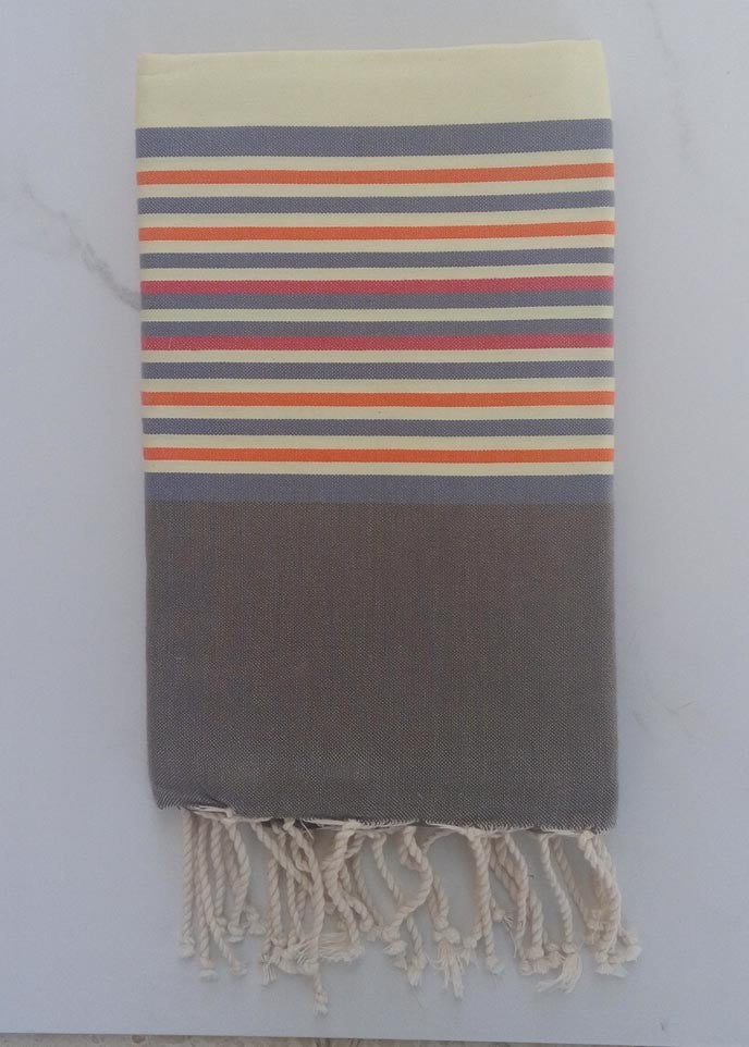 Fouta Plate jaune clair et gris avec rayures 