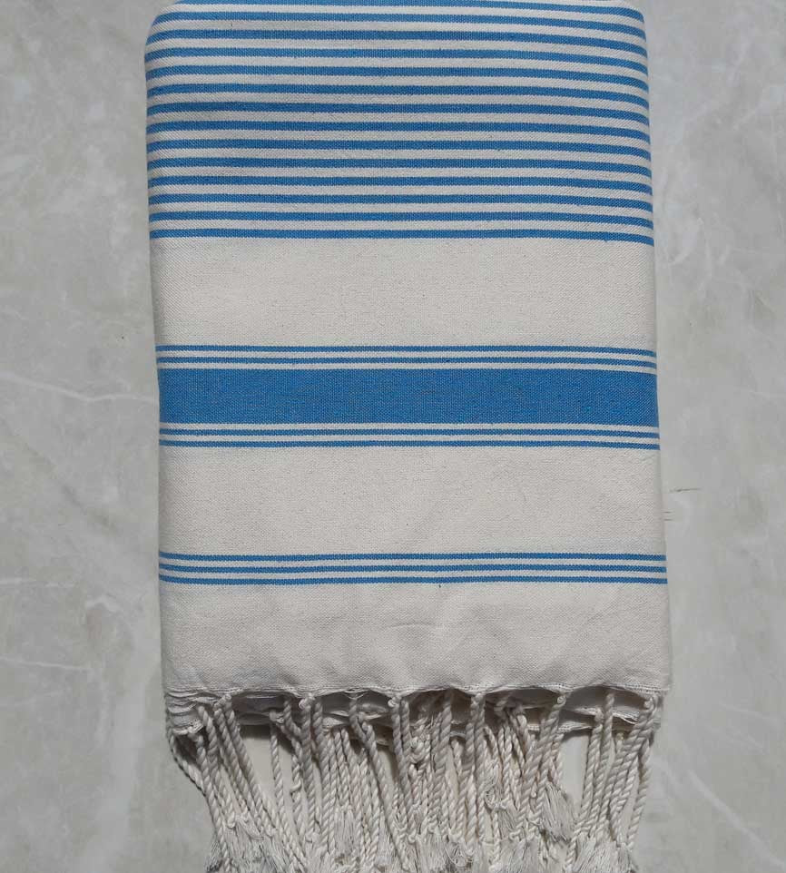 Jeté blanc crème rayée bleu azur 
