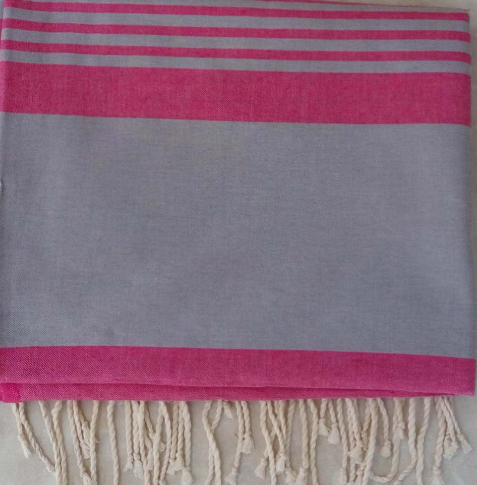 Jeté gris rayée rose 