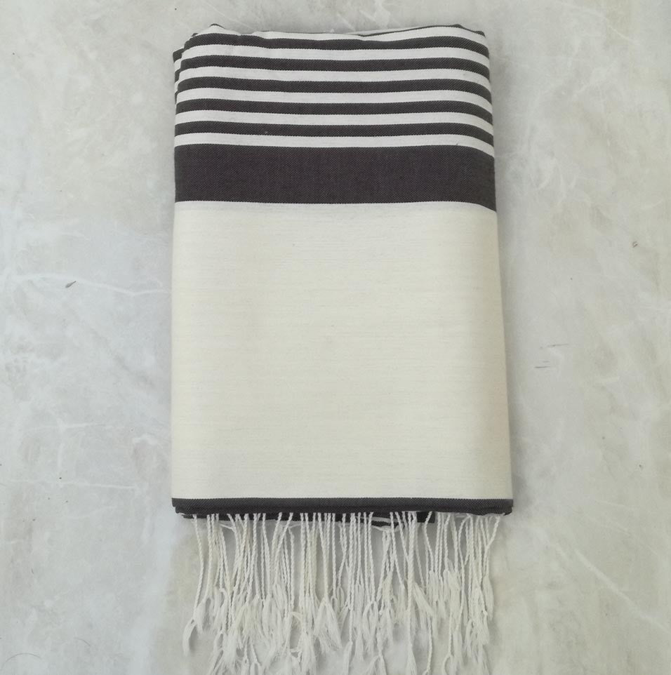 Jeté blanc crème rayée taupe 