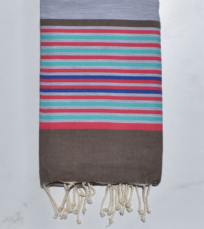 Fouta gris clair, bistre, rose, vert et bleu 