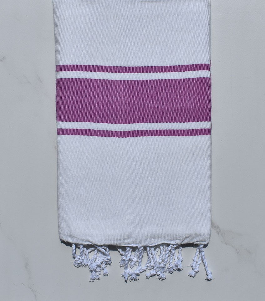 Fouta plate blanche bandes orchidée 