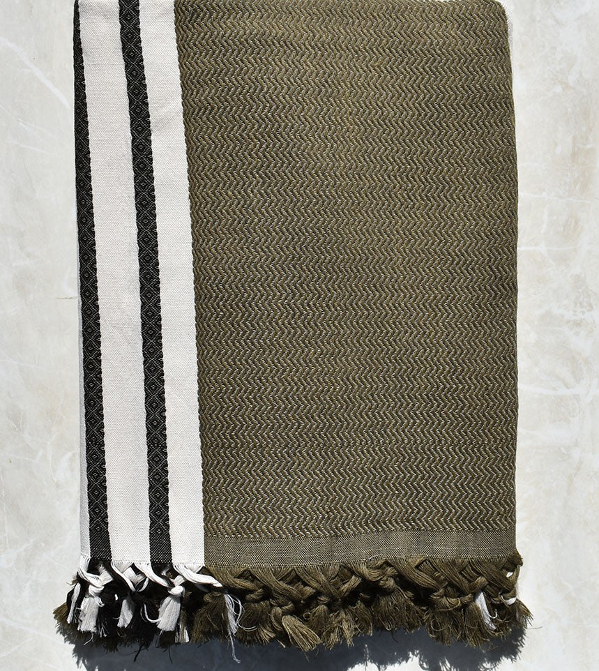 Jeté 4 franges blanc crème et vert marron avec rayures 