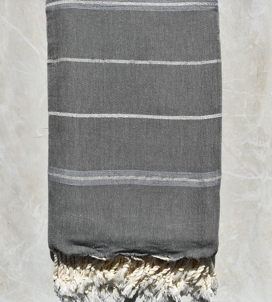 Jeté gris avec rayures et lurex argenté 