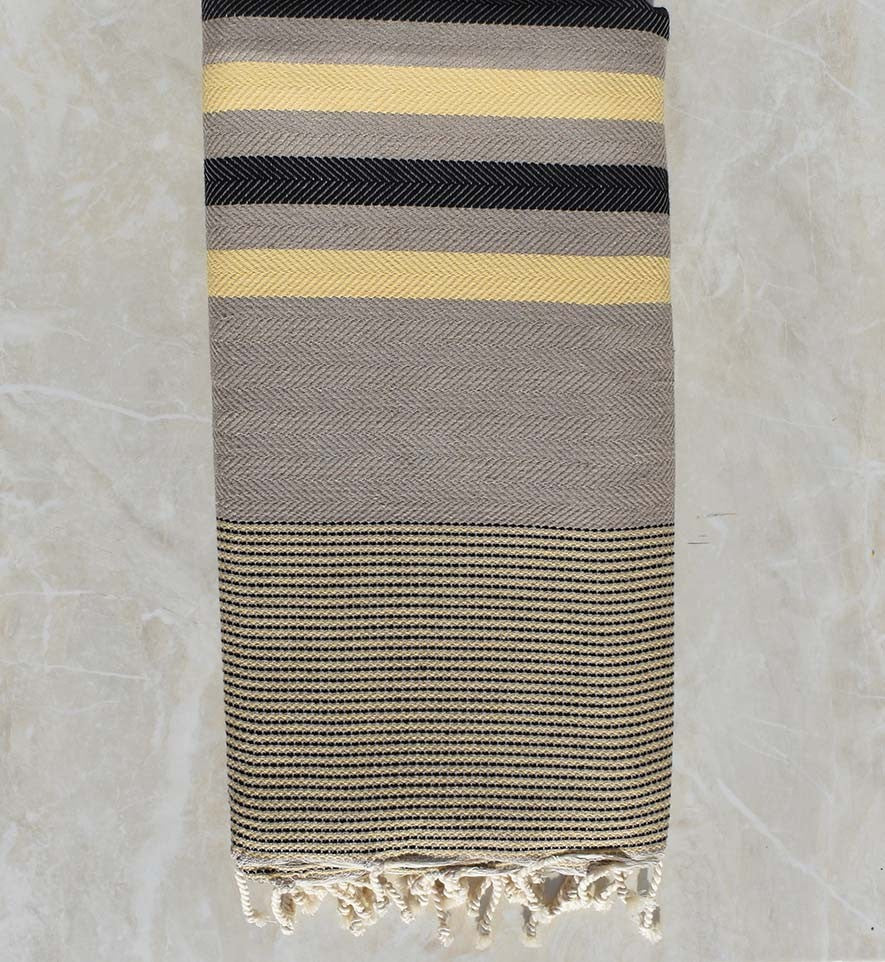 Jeté chevron taupe, jaune et gris noir 