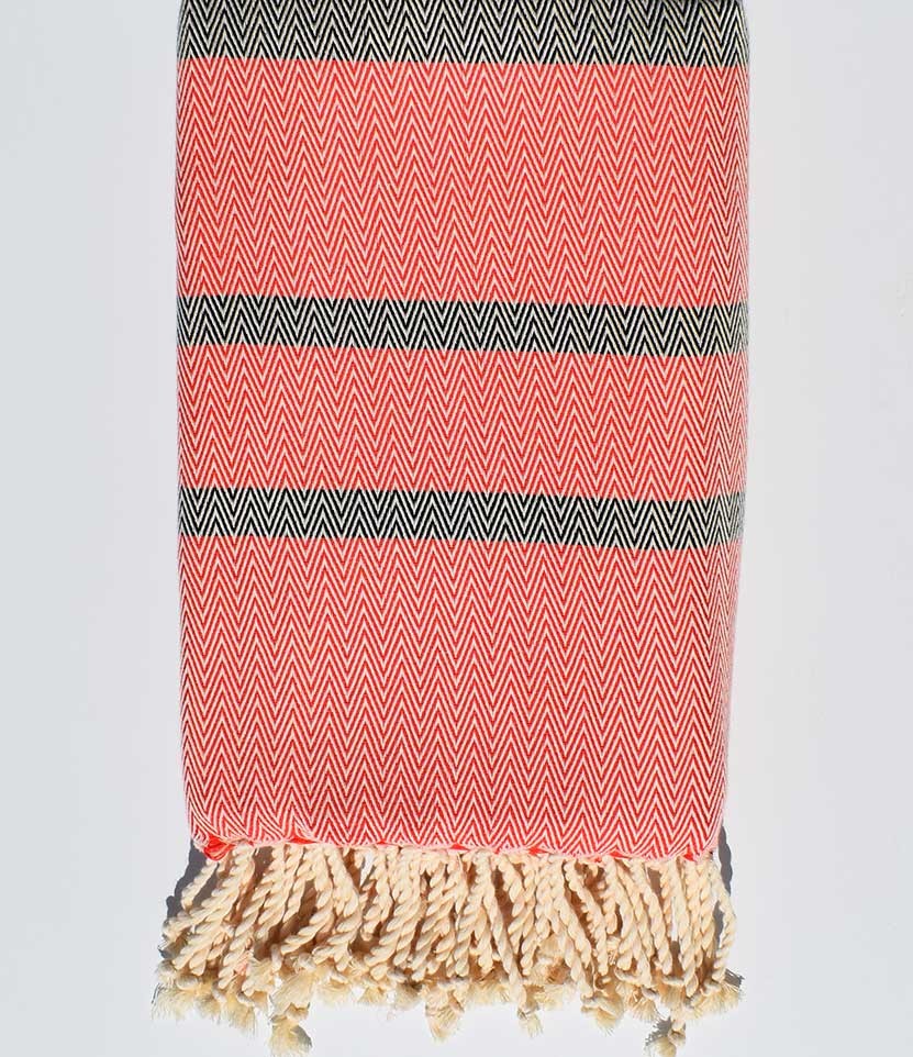 Fouta Tissage  chevron rouge et noir 