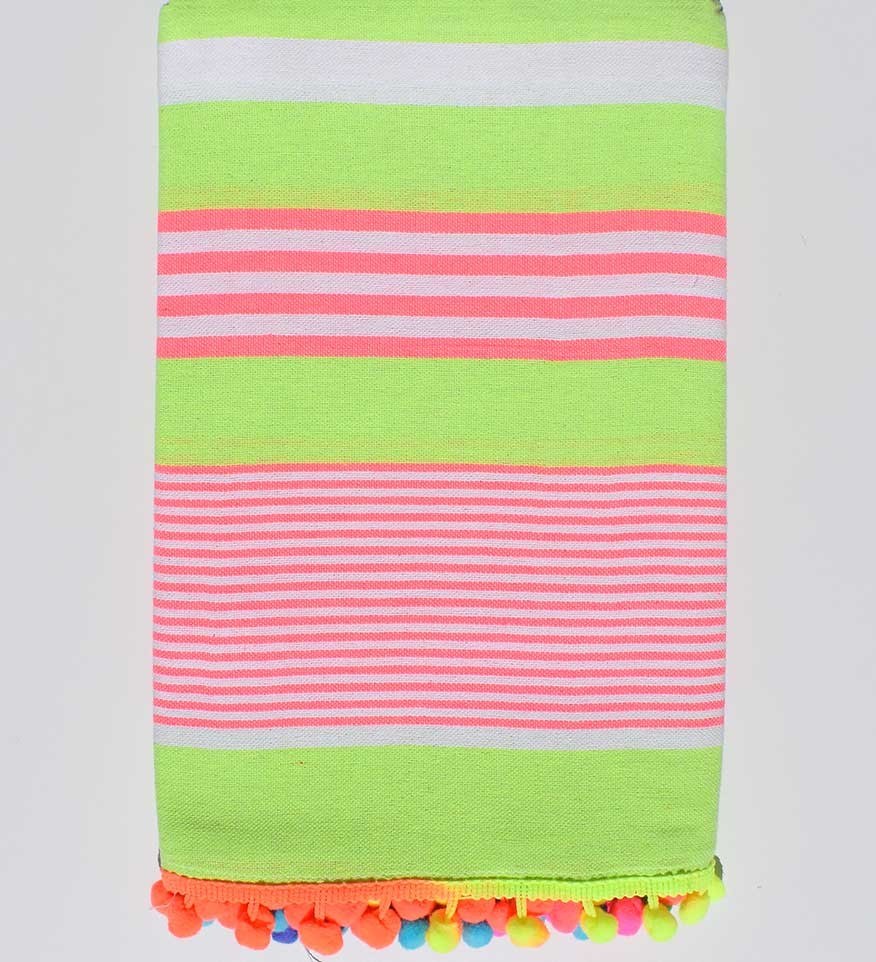 Serviette de plage vert fluo rayée blanc et rose  - 1