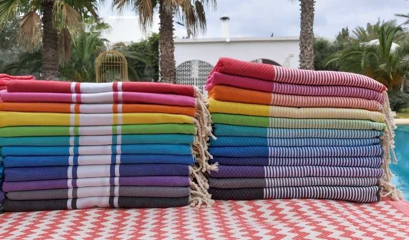 Découvrez l'univers de la fouta : tradition, style et personnalisation.